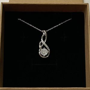 🆕 Women’s sterling silver necklace